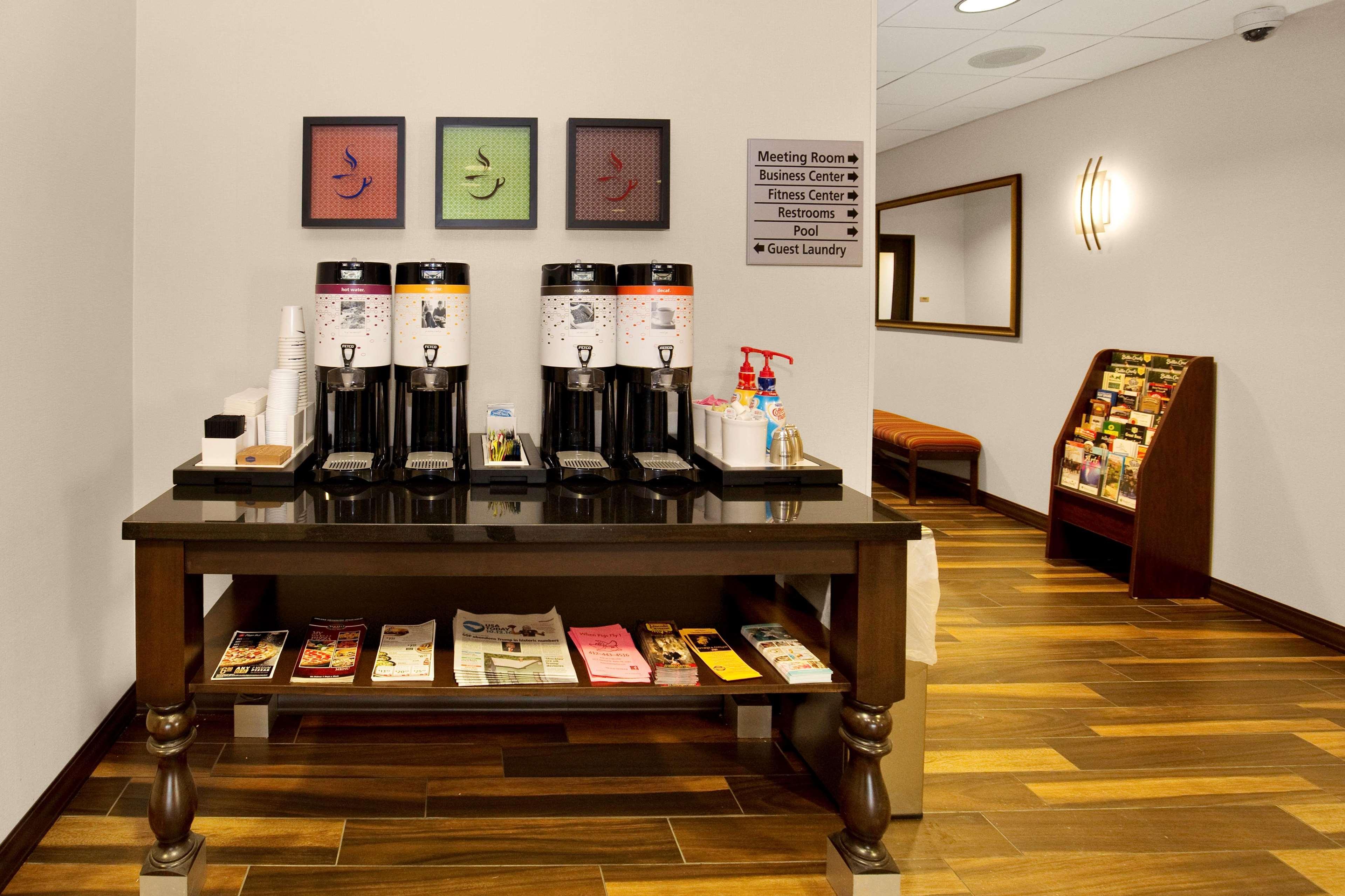 Hampton Inn Butler Extérieur photo