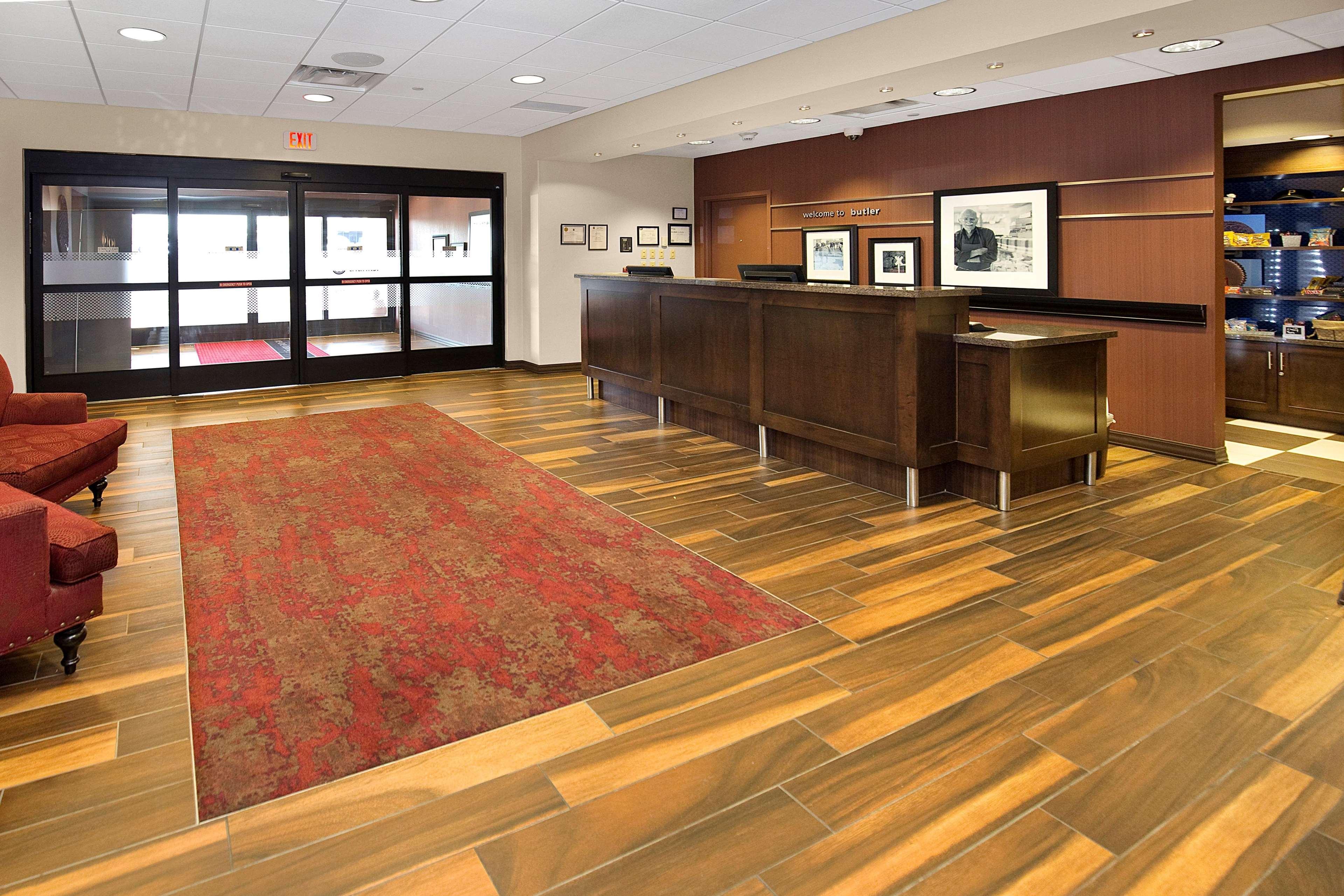 Hampton Inn Butler Extérieur photo