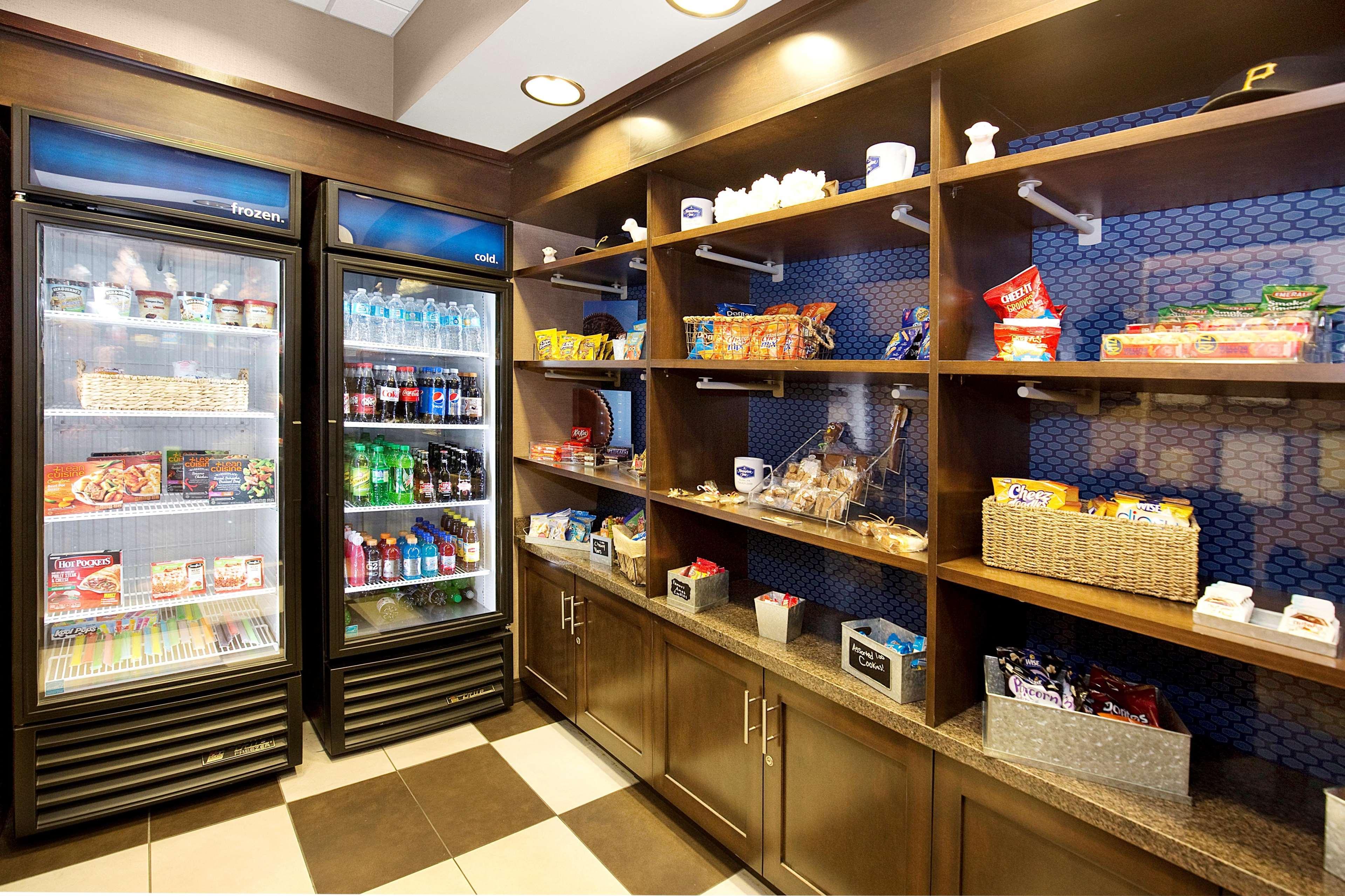 Hampton Inn Butler Extérieur photo