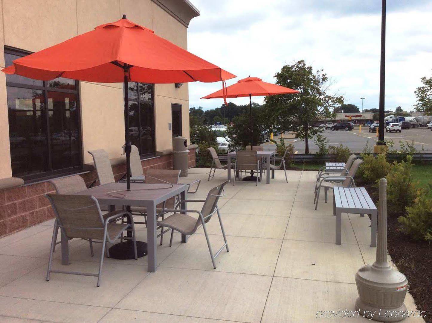 Hampton Inn Butler Extérieur photo